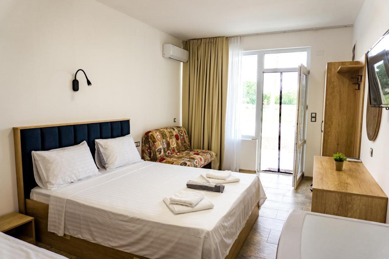 Комплекс Радост Hotel Ezerets Exterior photo